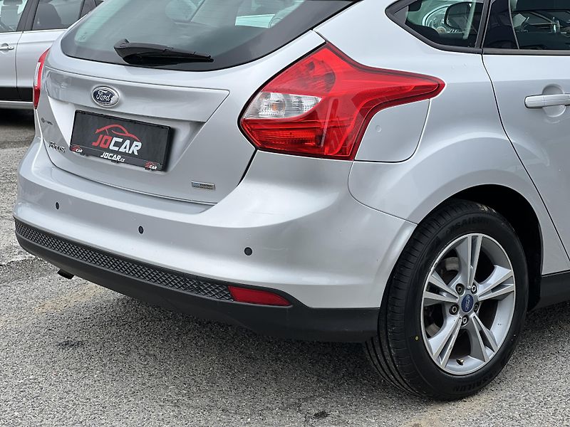 Ford Focus 1.0i KLIMATIZACE ALU PŮVOD ČR - fotka 37 z 37