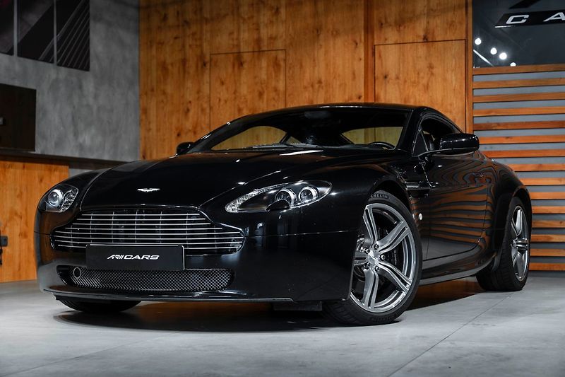 Aston Martin V8 Vantage N400 142/240 - fotka 3 z 23