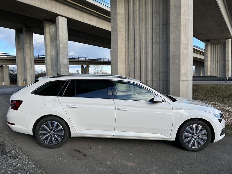 Škoda Superb (2021) 1.5TSI 110KW STYLE MAN6 MATRIX - fotka 8 z 49