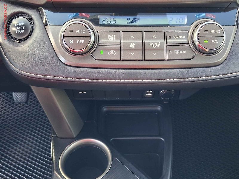 Toyota RAV4 (2014) 2.2 D-4D 4x4, ČR, AC, TZ - fotka 17 z 22
