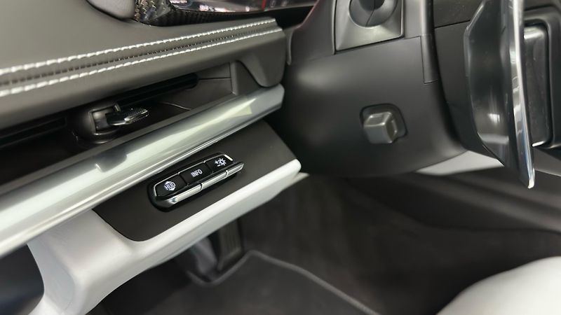 Chevrolet Corvette C8 / STINGRAY / ZÁRUKA / - fotka 44 z 61