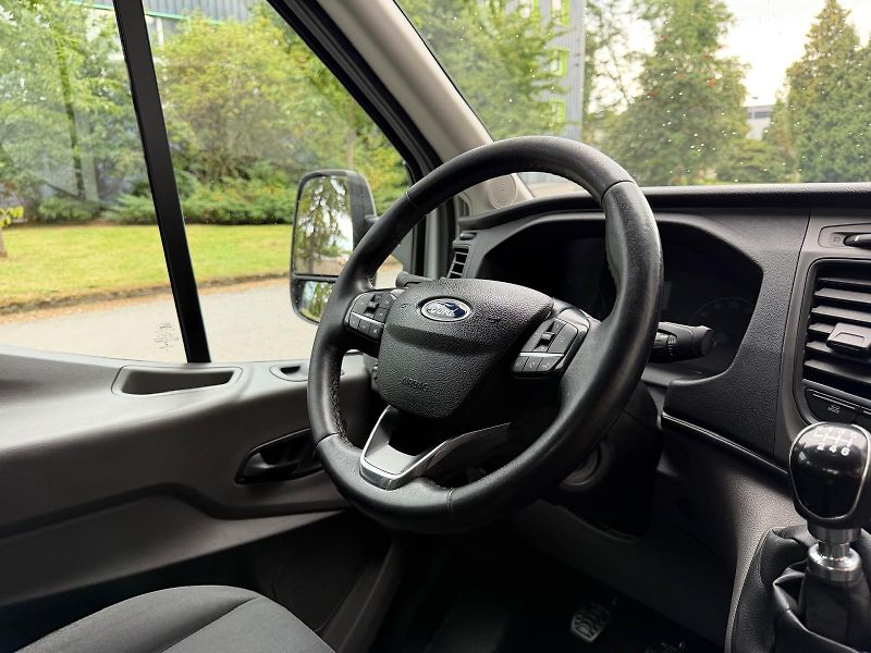Ford Transit 2,0 TDCi / 7-místný / valník / - fotka 17 z 19