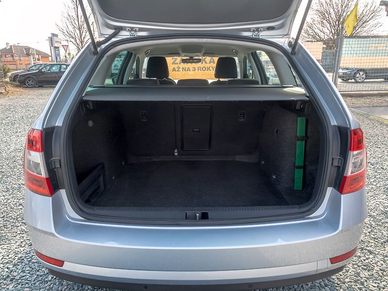 Škoda Octavia (2020) ČR 8/20 2.0TDI 110KW–NAVIGACE - fotka 39 z 43