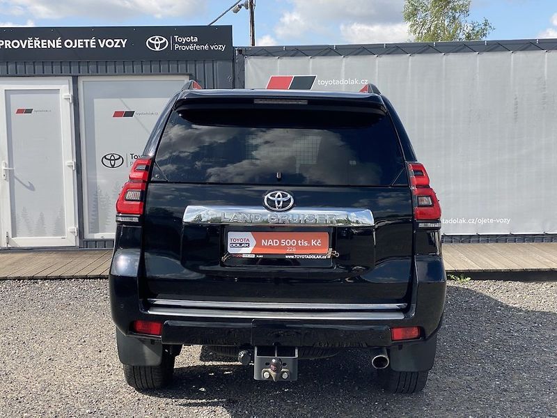 Toyota Land Cruiser 2.8D, ČR, Invincible, 4x4, DPH - fotka 6 z 23
