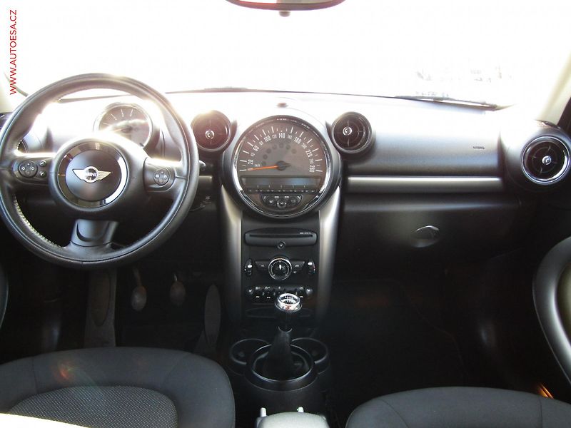 Mini Countryman (2014) 1.6D, 2.maj,ČR, AC, výhřev - fotka 8 z 20