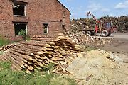 Na trase D11 Jaroměř - Trutnov skončilo kácení dřevin.