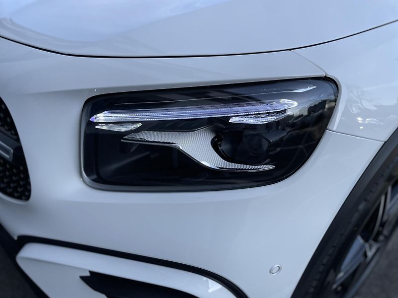 Mercedes-Benz GLB 200d 4Matic - fotka 9 z 32