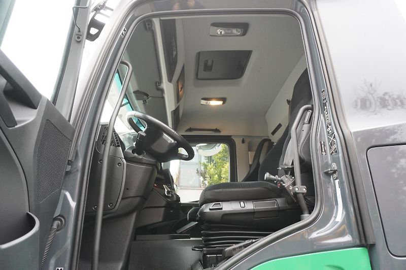 Mercedes-Benz Actros (2021) 1835 / 90 tho. km!!! / NEW 3-w - fotka 18 z 24