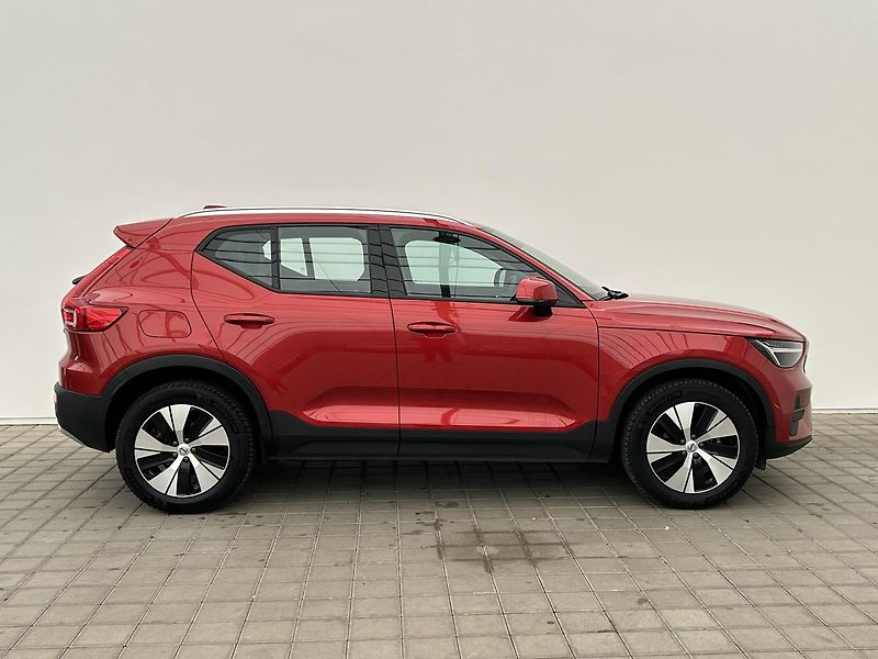 Volvo XC40 1.5 T2 Plus - fotka 5 z 30