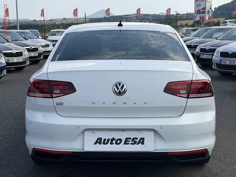 Volkswagen Passat (2019) 1.5 TSi, ČR, AC, tempo, park - fotka 5 z 18