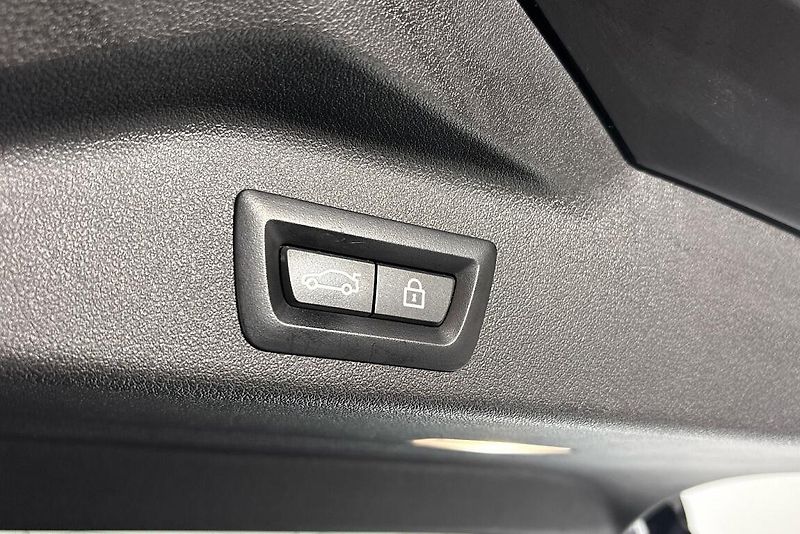 BMW X5 xDrive30d - fotka 11 z 28