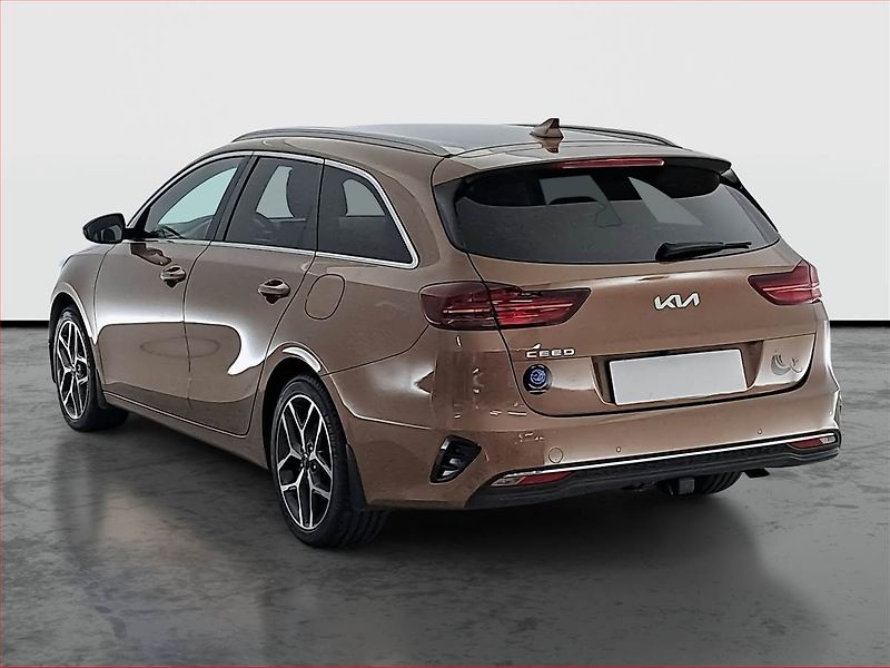 Kia Ceed (2023) 1.5 T-GDI - fotka 4 z 18