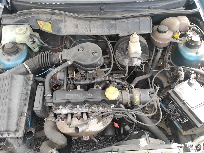 Opel Astra 1.4 8V - fotka 15 z 16