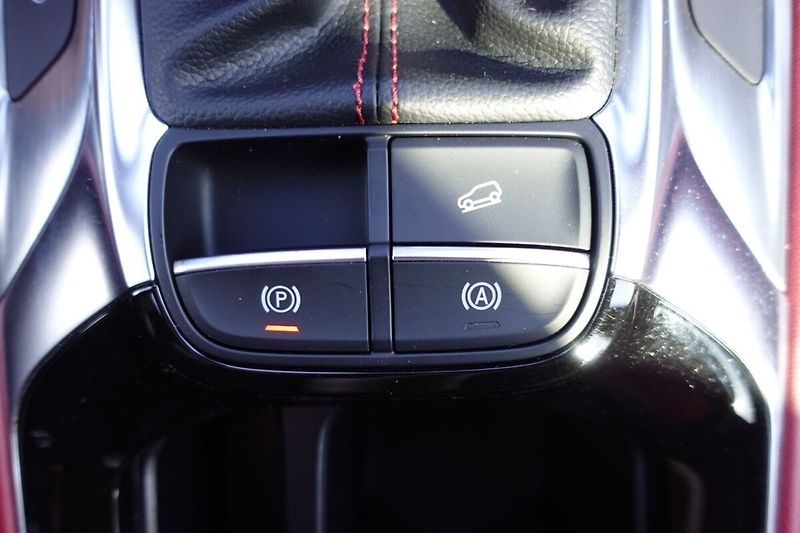 MG HS 1,5i 119kW M/T Elegance Panora - fotka 20 z 33