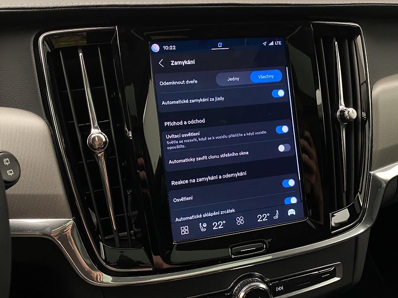 Volvo V90 T6 AWD RECHARGE BRIGHT PLUS  - fotka 58 z 64