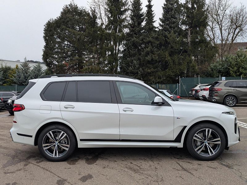 BMW X7 xDrive40i M-Sport NezTop Pano - fotka 4 z 13