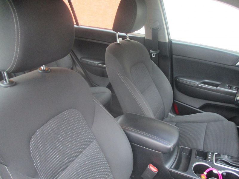 Kia Sportage 2.0 CRDi 4x4 ČR - fotka 15 z 32