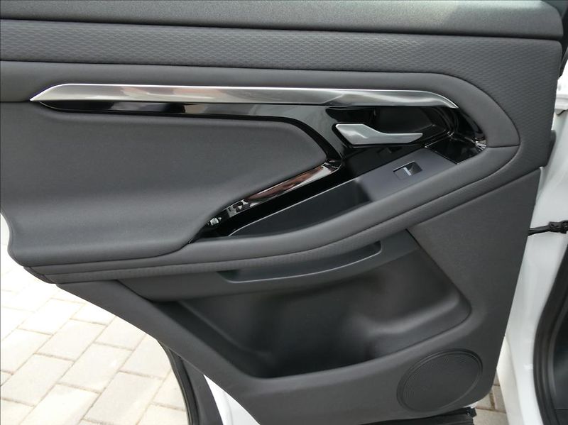 Land Rover Range Rover Evoque 2,0 D150 S 4WD Automat - fotka 18 z 34