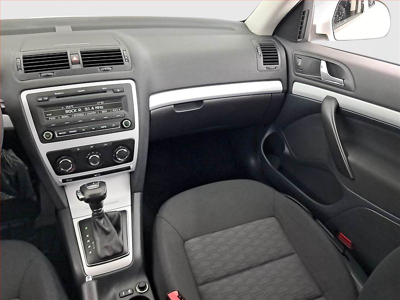Škoda Octavia (2010) 1.4 TSI, Automat, Serv.kniha - fotka 8 z 15