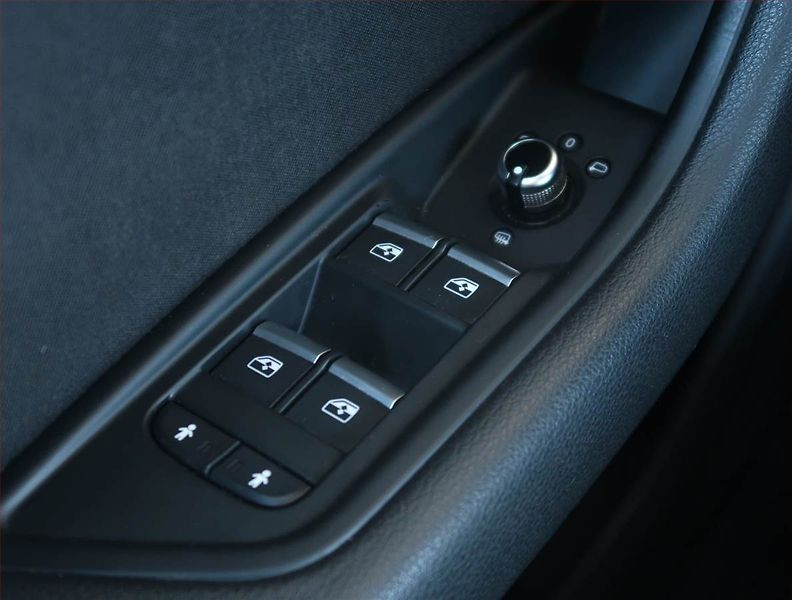 Audi A4 (2016) 2.0 TDI, 4X4, Automat - fotka 16 z 22