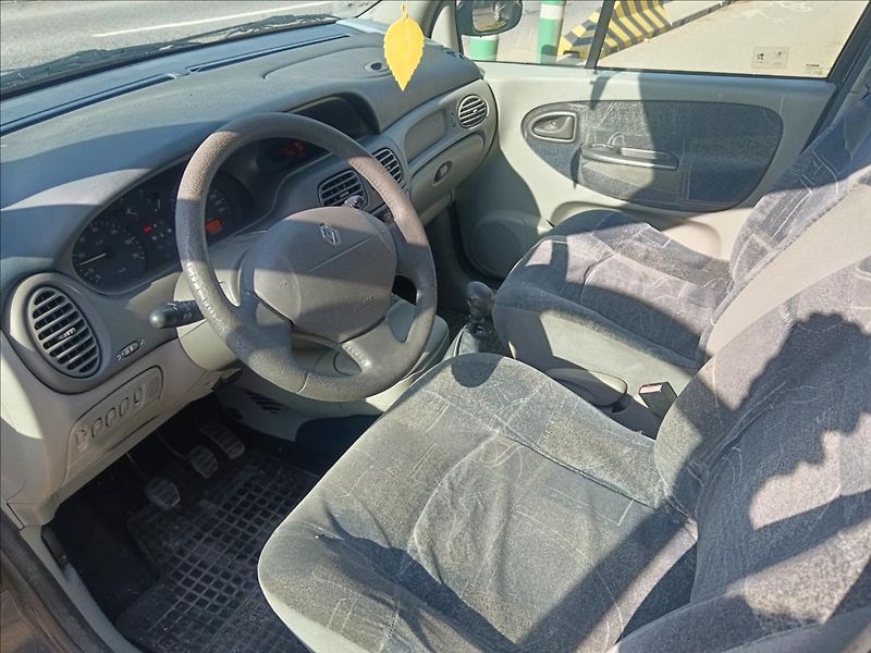 Renault Scénic 1,6 i  Megane - fotka 16 z 19