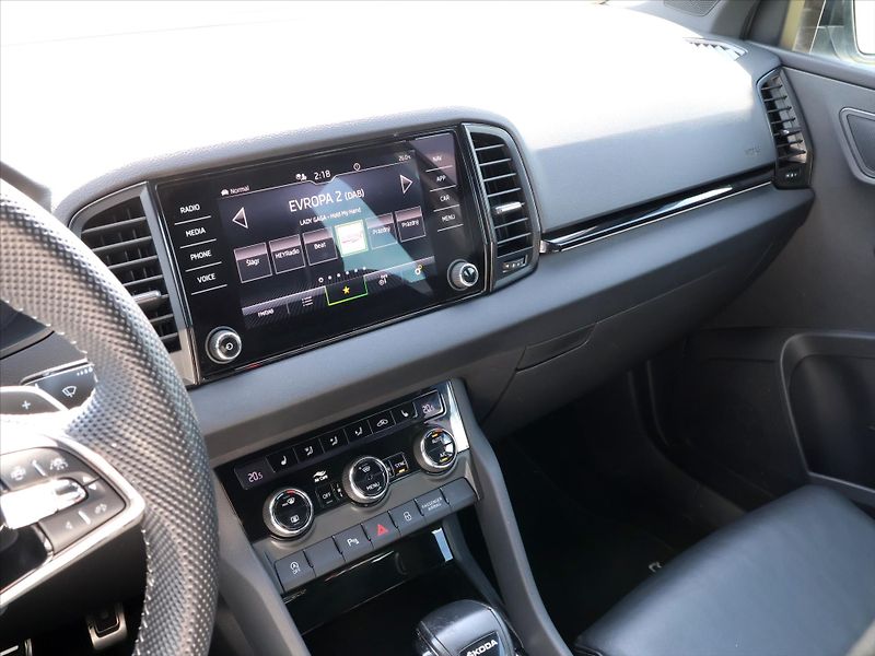 Škoda Karoq 1,5 TSI 110kW DSG Sportline - fotka 17 z 28