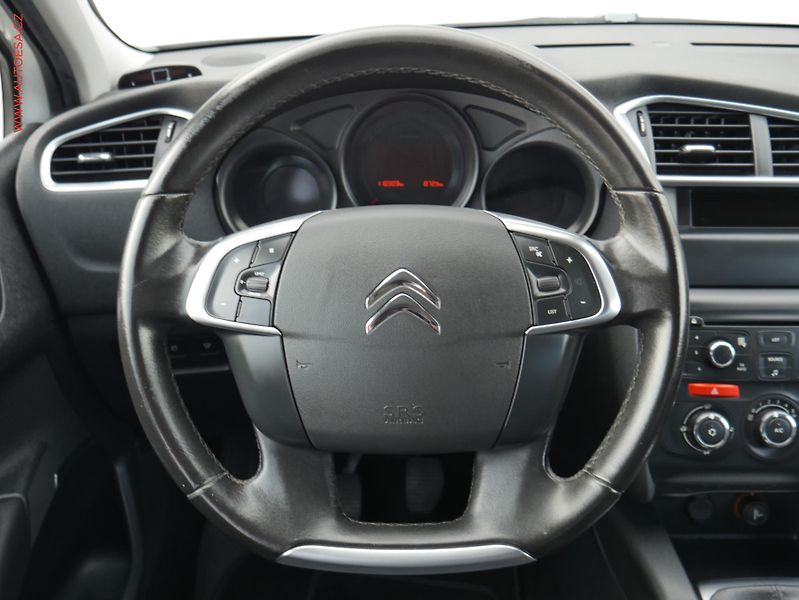 Citroën C4 (2011) 1.6i, ČR, AC, temp, park - fotka 11 z 18