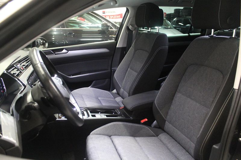 Volkswagen Passat (2023) 110kW, Tažné, Nezávislé topení - fotka 7 z 26