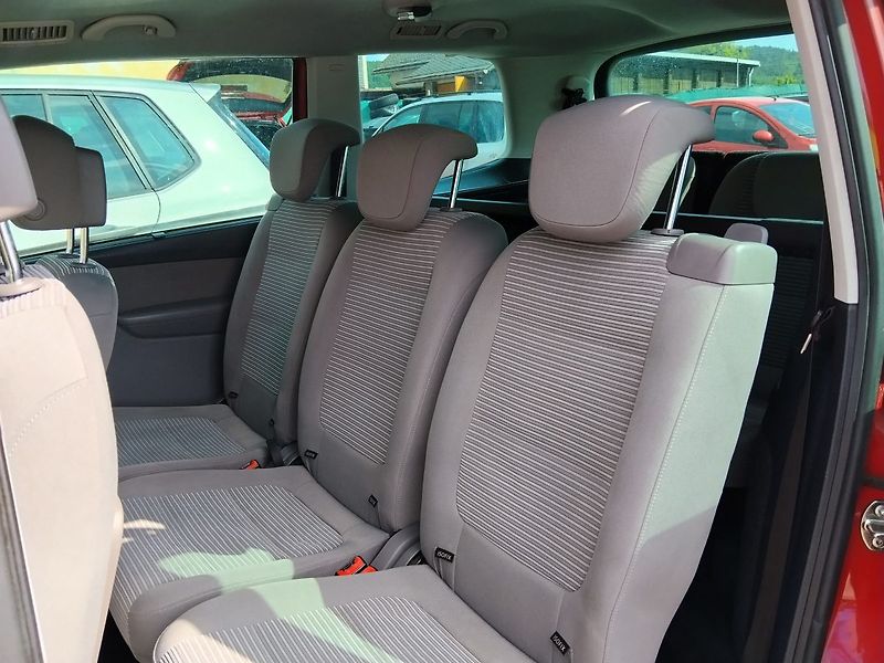 Seat Alhambra (2013) - fotka 19 z 45