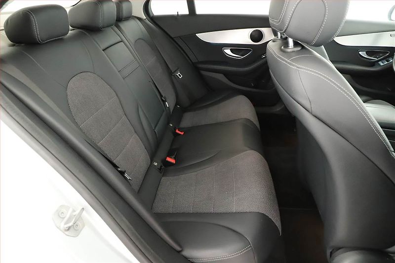 Mercedes-Benz Třídy C (2019) C 220 d 4MATIC - fotka 7 z 19