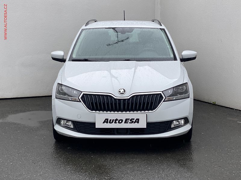 Škoda Fabia (2022) 1.0 TSi, 2.maj,ČR, Ambition - fotka 2 z 17