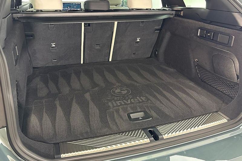 BMW Řada 5 540d xDrive Touring - fotka 26 z 26