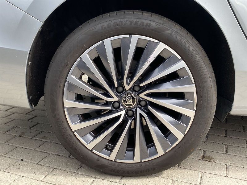 Škoda Superb (2024) 2.0 TDI 4x4 DSG L&K - fotka 37 z 41