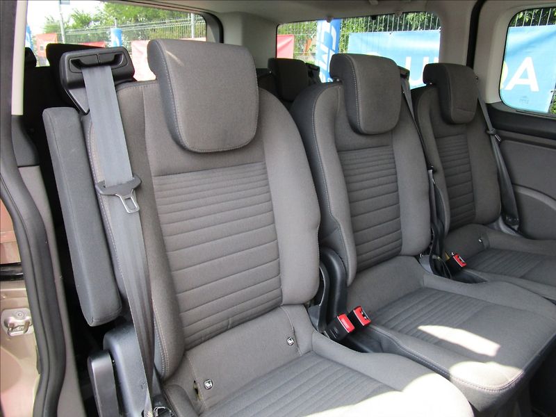 Ford Tourneo Custom 2.0TDCi L2 Titanium, 8 míst - fotka 28 z 57