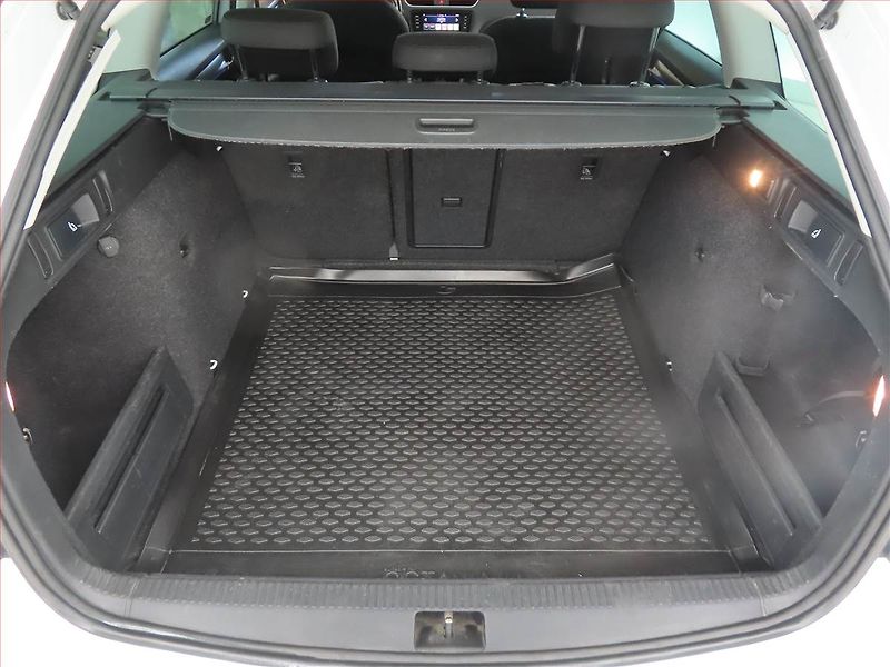 Škoda Octavia (2018) Ambition Plus 1.5 TSI, Navi - fotka 14 z 17
