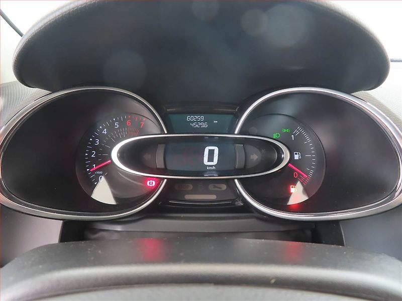 Renault Clio (2017) 1.2 16V, ČR,1.maj, Tempomat - fotka 11 z 14