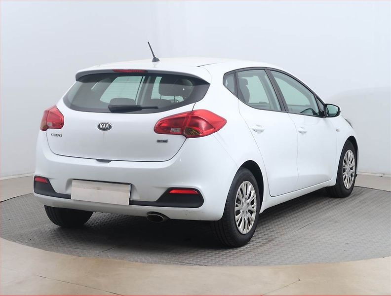 Kia Ceed (2013) 1.6 CRDi, po STK - fotka 5 z 14