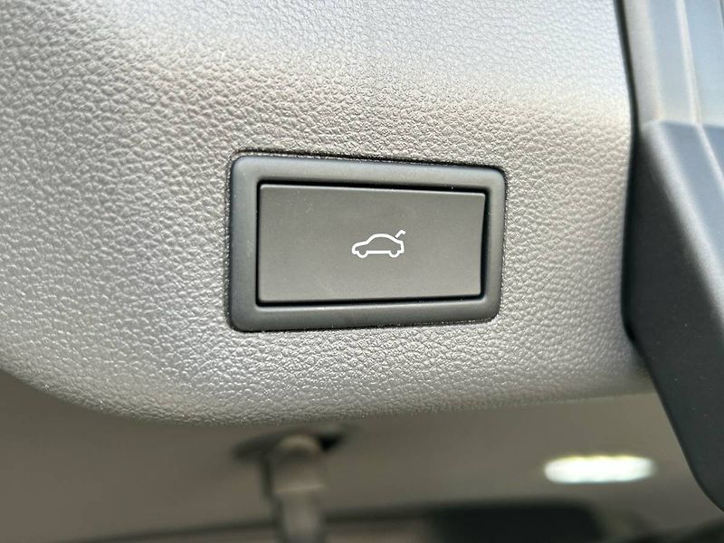 Volkswagen Multivan (2025) 2.0 TDI 7DSG Long Life - fotka 10 z 35