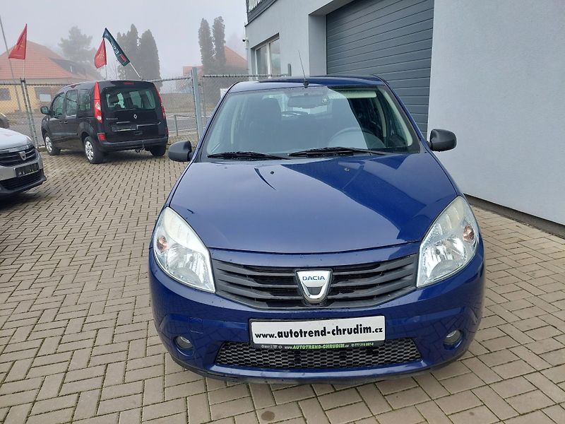 Dacia Sandero (2009) 1.2i-16v - fotka 3 z 25
