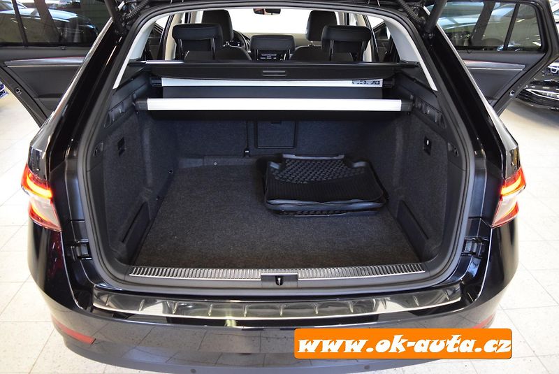 Škoda Superb 2.0 TDI STYLE MATRIX DSG    - fotka 20 z 66