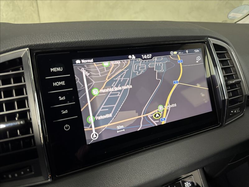 Škoda Karoq 2,0 TDi  DSG 4x4 Style Virtual - fotka 37 z 45