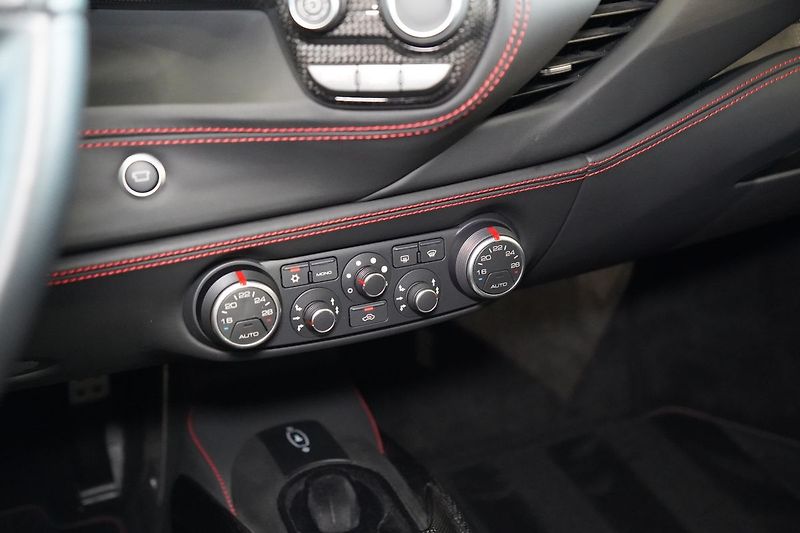 Ferrari 488 Lift/FullCarbon/Camera/Novitec - fotka 33 z 56