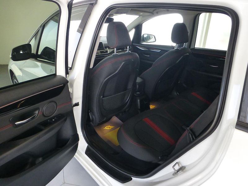BMW Řada 2 (2016) 2,0D*NAVI*ALU*VYHŘ.SED*M.PAKET - fotka 13 z 31