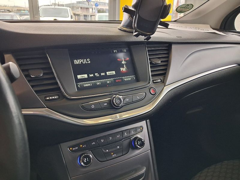 Opel Astra 1.4T 92kW 2016 - fotka 13 z 15
