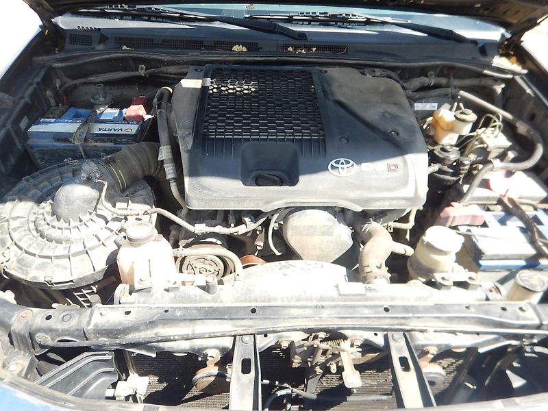 Toyota Hilux 3.0 D-4D, 4x4, AUTOMAT, TAŽNÉ - fotka 25 z 26
