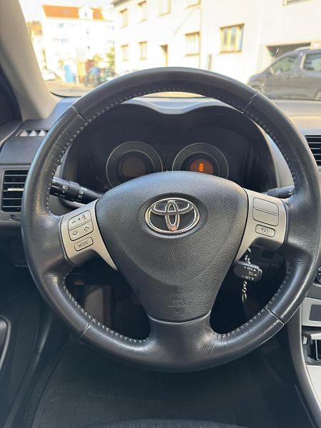 Toyota Corolla 1.6i 16v sedan původ ČR - fotka 15 z 22