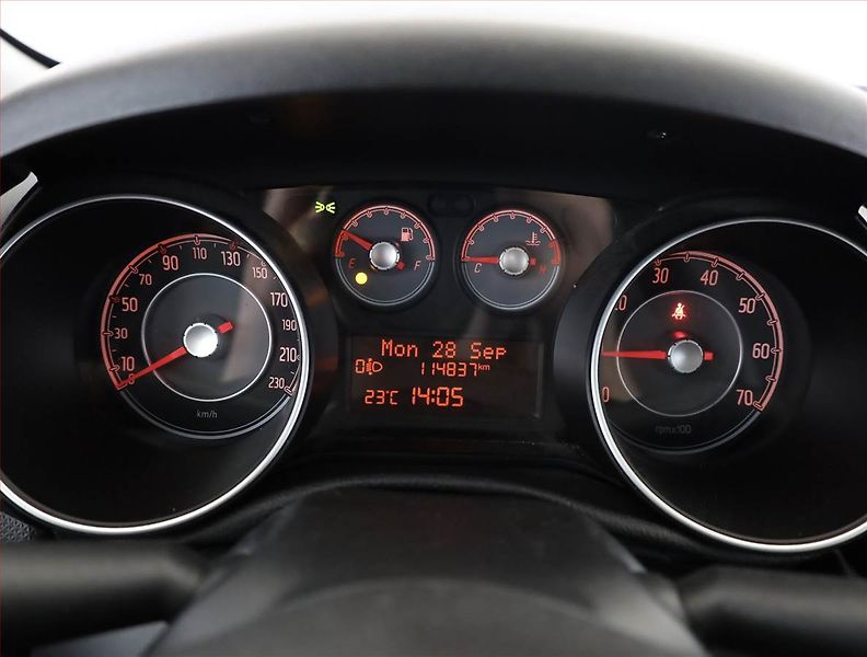 Fiat Punto (2013) 1.2, nová STK, udržované - fotka 8 z 14