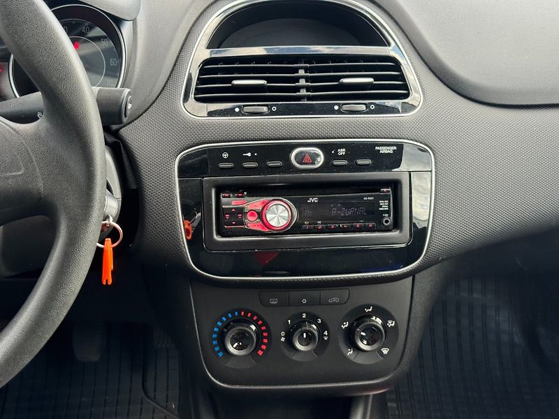 Fiat Punto (2015) 1.2i 51kW - fotka 19 z 29