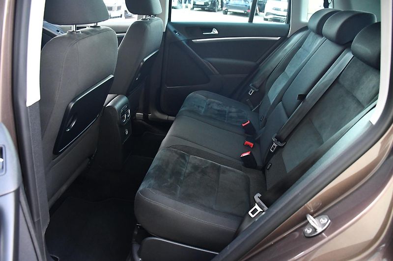 Volkswagen Tiguan 2.0TDi DSG 4MOTION - fotka 19 z 44