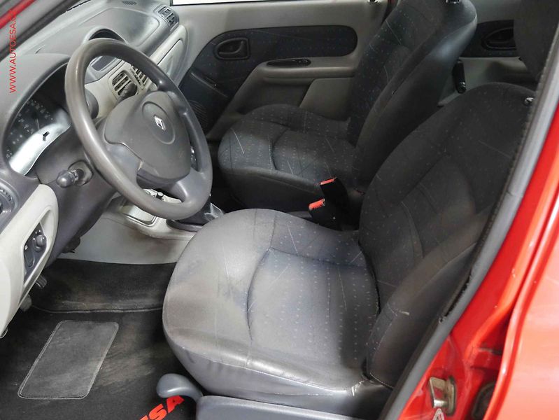 Renault Thalia (2003) 1.4i, 1.maj,ČR - fotka 9 z 17
